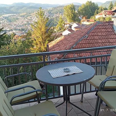 Amy * Sarajevo